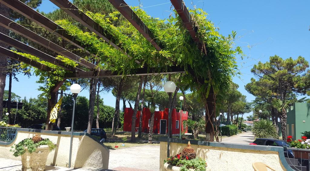Villaggio Mithos Misano Adriatico Exterior photo